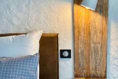 Bord_de_lit_chambre_double_douche