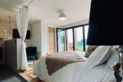 Vue_vers_exterieur_chambre_double_baignoire