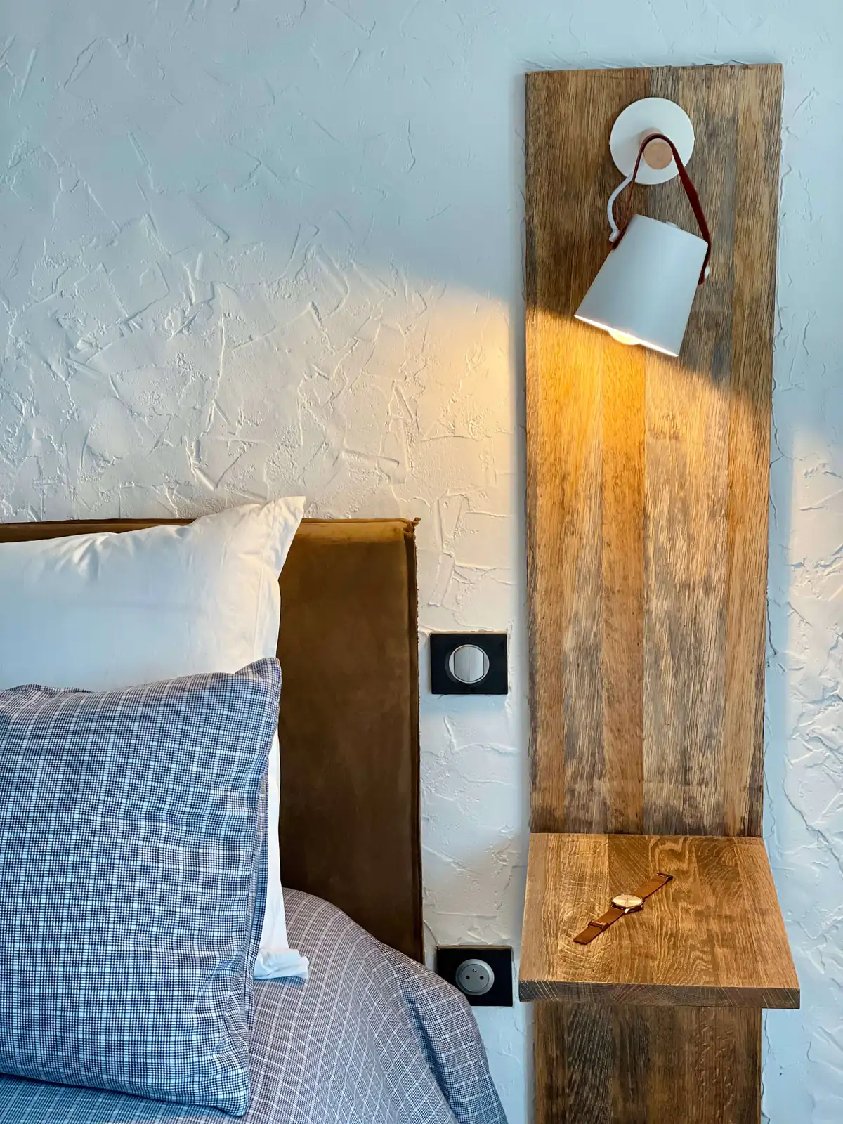 Bord de lit – Chambre Double, maison d'hôtes L'Escondida à Nice