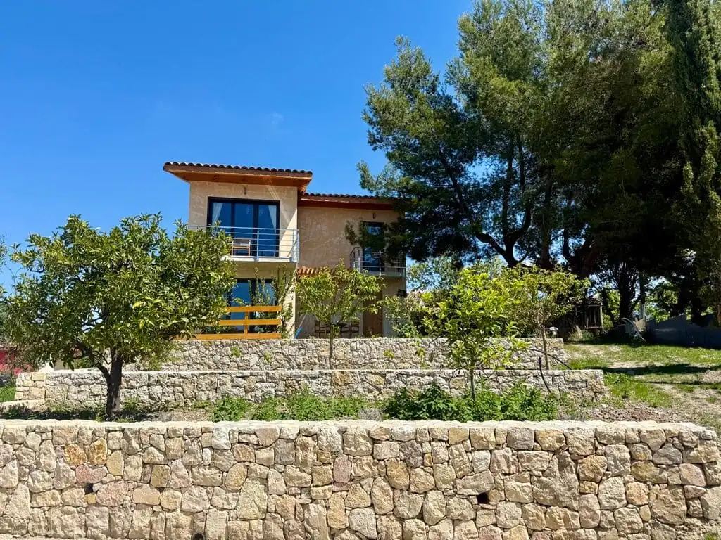 Extérieur et chambres – maison d'hôtes L'Escondida à Nice
