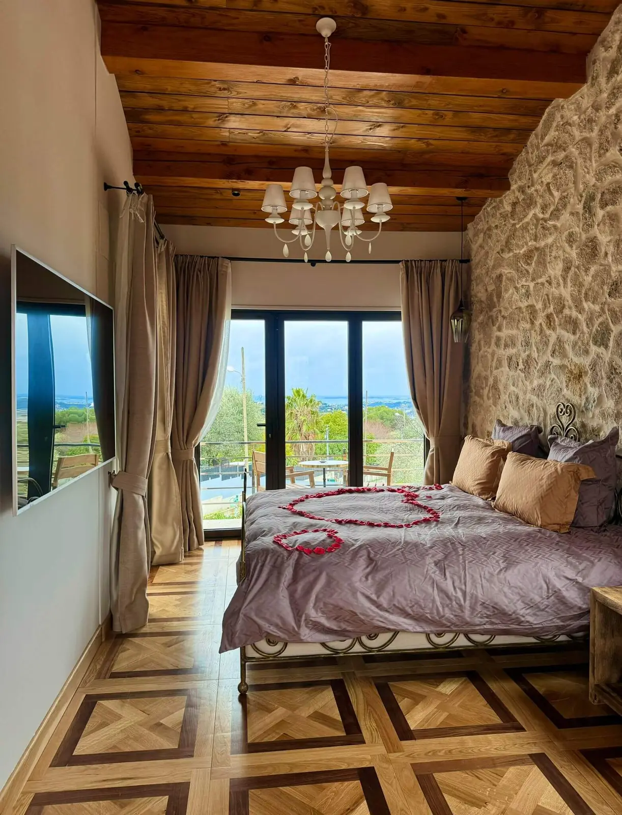 Lit – Suite Deluxe – Vue sur mer, maison d'hôtes L'Escondida à Nice