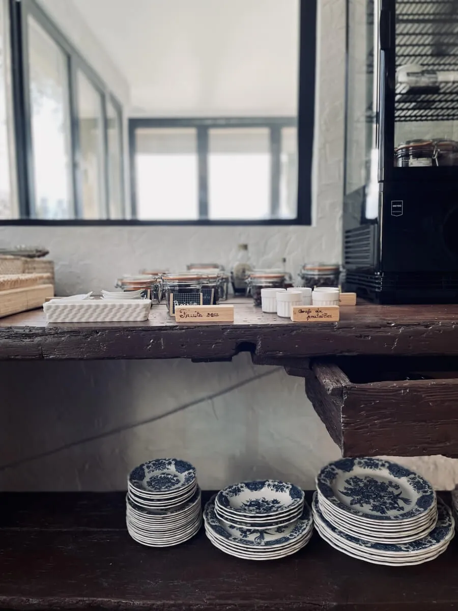 Meuble petit déjeuner – maison d'hôtes L'Escondida à Nice