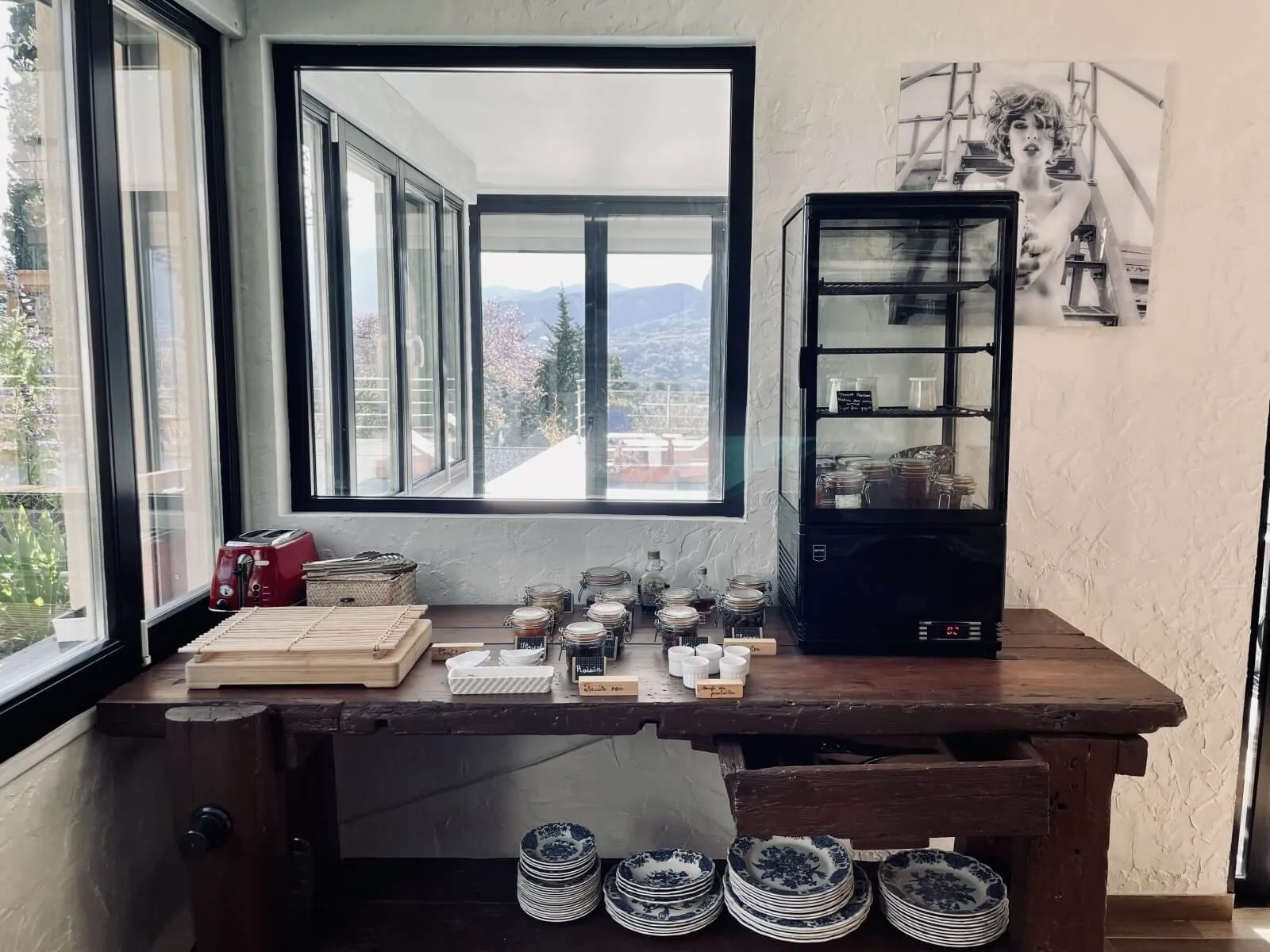 Meuble petit déjeuner – maison d'hôtes L'Escondida à Nice