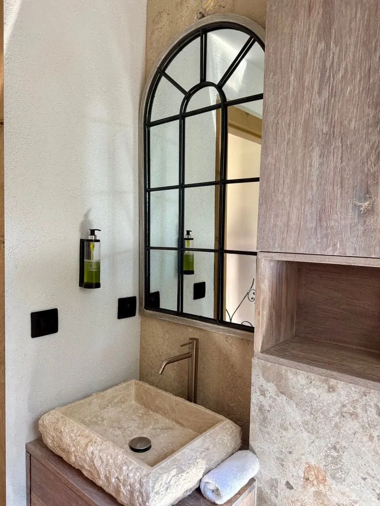 Miroir – Suite Deluxe – Vue sur mer, maison d'hôtes L'Escondida à Nice