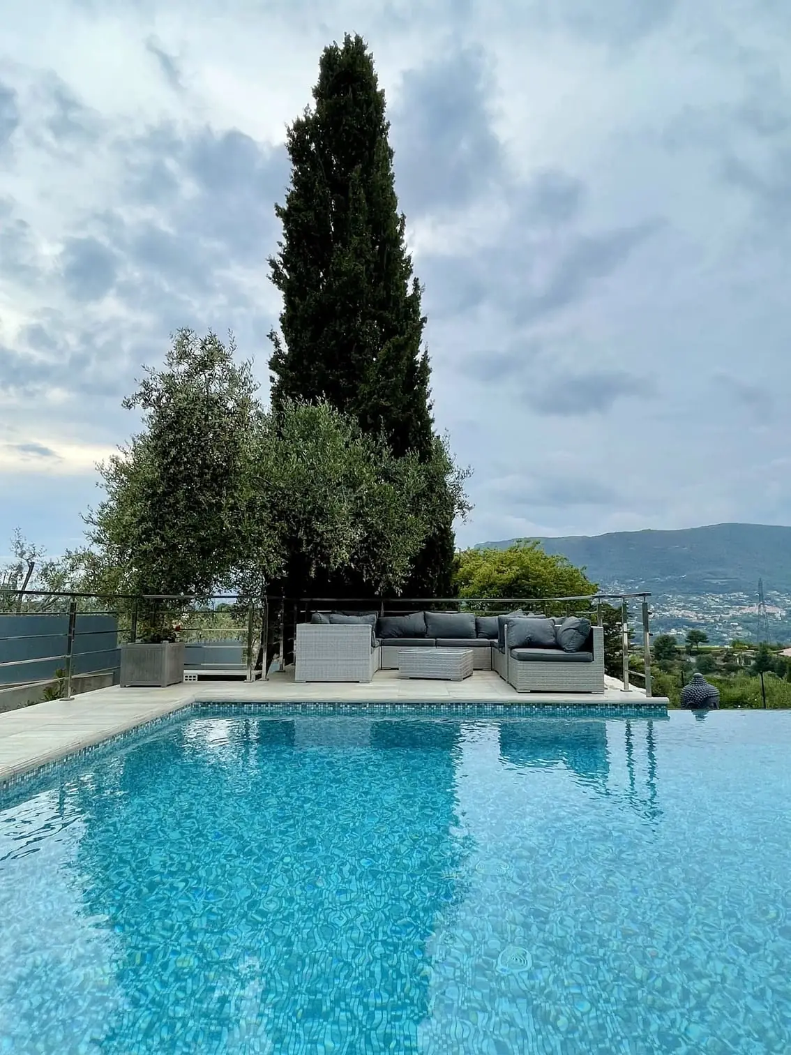Piscine avec terrasse – maison d'hôtes L'Escondida à Nice