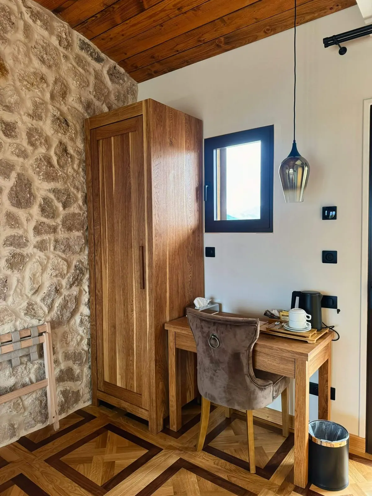 Placard – Suite Deluxe – Vue sur mer, maison d'hôtes L'Escondida à Nice