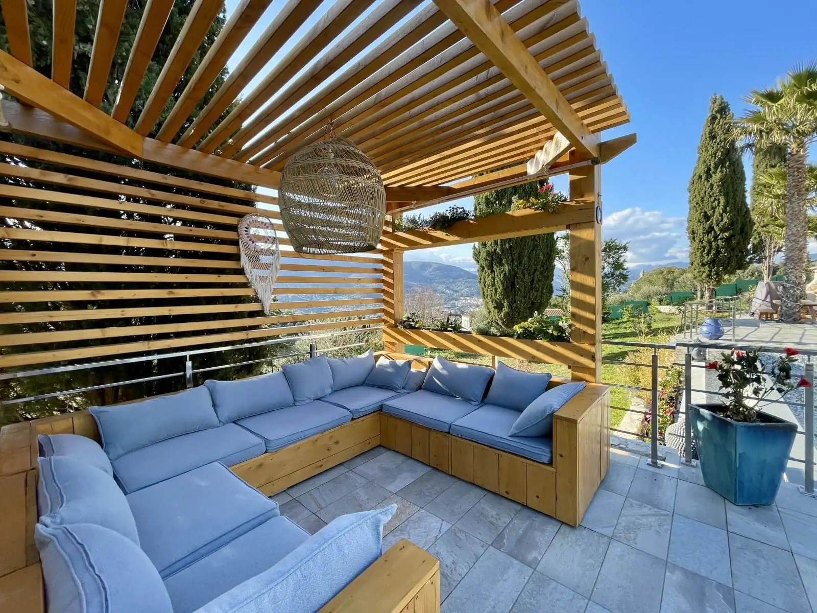 Terrasse piscine – maison d'hôtes L'Escondida à Nice
