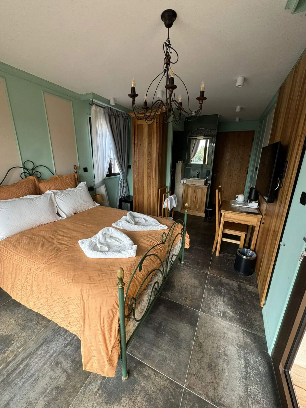 Vue ensemble – Chambre Double Deluxe, maison d'hôtes L'Escondida à Nice